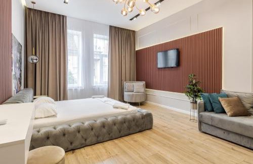 Lviv City Center Apartment | LEOGRAND Apartments on Leontovycha 17