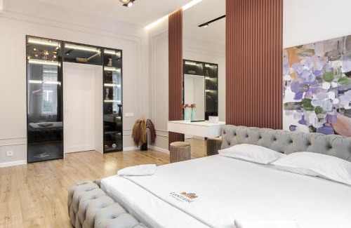 Lviv City Center Apartment | LEOGRAND Apartments on Leontovycha 17