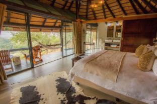 Jozini Cabin | Leopard Mountain Safari Lodge