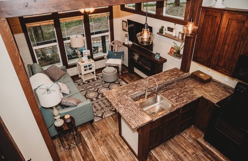 Monteagle Cabin | Leprechaun Lodge at The Retreat at Deer Lick Falls