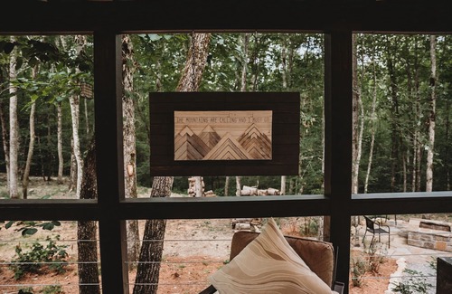 Monteagle Cabin | Leprechaun Lodge at The Retreat at Deer Lick Falls