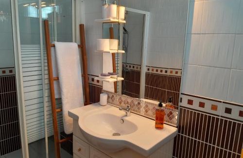 Remire Montjoly House | Les 2 Chambres Wassai