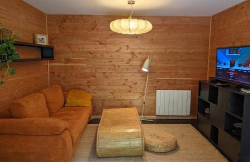 Moye Apartment | LES ACACIAS