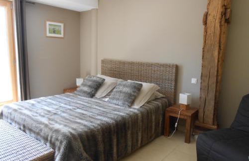 Geney Bed & Breakfast | Les Grands Prés