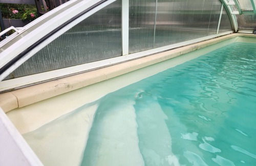Longueval-Barbonval House | Les Trois Grottes, year-round heated outdoor pool, 7 rooms.