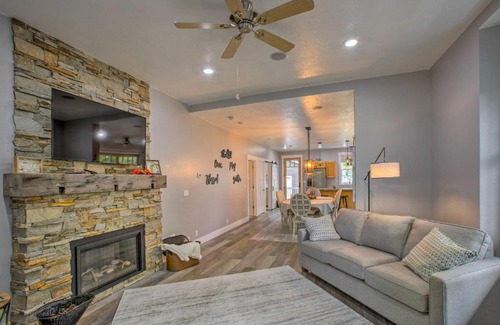 Ludington Apartment | Less Than 1 Mi to Dtwn Ludington Bright Lower-Level Unit