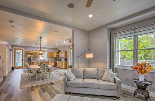 Ludington Apartment | Less Than 1 Mi to Dtwn Ludington Bright Lower-Level Unit