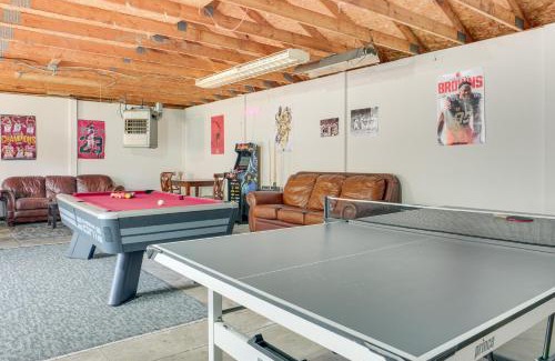 Madison - Lakeland House | Less Than 1 Mi to Lake Erie Home with Hot Tub and Game Room!