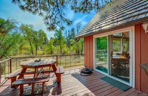 Prescott House | Less Than 2 Mi to Dtwn Prescott Cabin with Furnished Deck