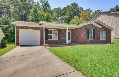 Greensboro House | Less Than 4 Mi to Dtwn Greensboro Renovated Home with Yard!