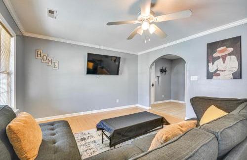 Greensboro House | Less Than 4 Mi to Dtwn Greensboro Renovated Home with Yard!