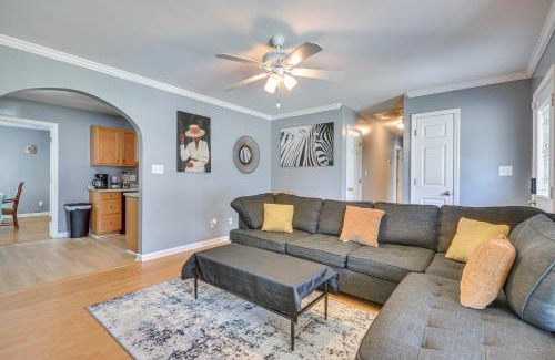 Greensboro House | Less Than 4 Mi to Dtwn Greensboro Renovated Home with Yard!