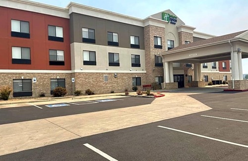 Las Vegas Apartment | Less than a minutes’ drive from Interstate 25, this Las Vegas .