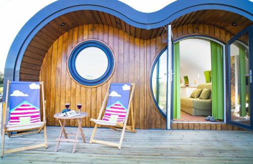 Llandysul Other | Let's Glamp Retro - Queen