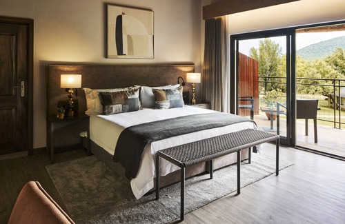 Bela-Bela Cabin | Letamo at Qwabi Private Game Reserve