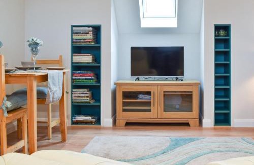 Bures House | Leveret Lodge