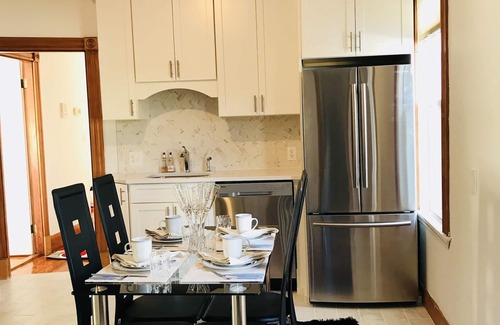Dorchester Condo | Lg Suite for up to 8 ppl/1 floor