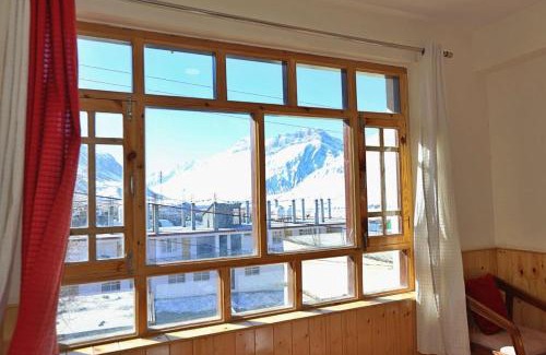 Kaza House | Lhasa Norling Homestay By StayApart