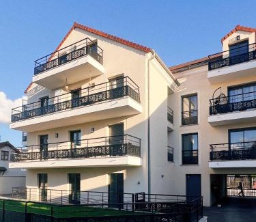 Pontault-Combault Apartment | Liberation
