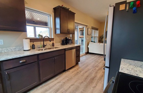 Kimberling City House | Life Is an Adventure! Lake & Mountain View, Private Hot Tub, Game Room