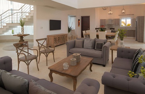 Puerto Plata Villa | Lifestyles Resort Villa 5-Bedroom All Inclusive {White Bracelet} Puerto Plata