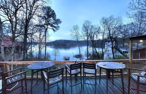 Crane Hill House | Lighthouse View - Lakeside Retreat Smith Lake Alabama