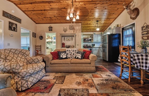 Deerfoot Park Estates Cabin | Lightning Bug Lodge - Cozy Mountain Cabin, Peaceful/Quiet Area, Hot tub!