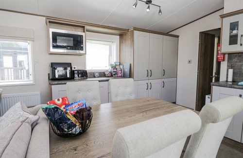 Tewitfield Cottage | Lilac Lodge