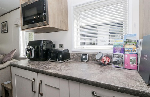 Tewitfield Cottage | Lilac Lodge