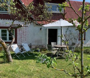 Larbro House | Lilla Taksten