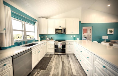 Green Turtle Estates House | Lillian's Oceanview Oasis