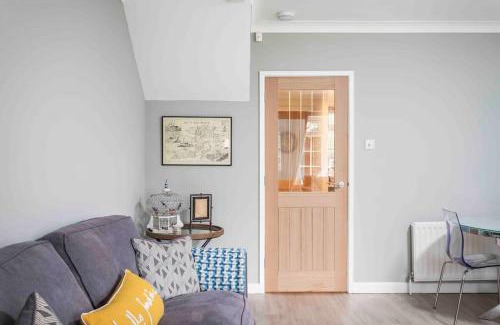 Canford Cliffs House | Lilliput Hideaway 5 mins from Sandbanks Beach