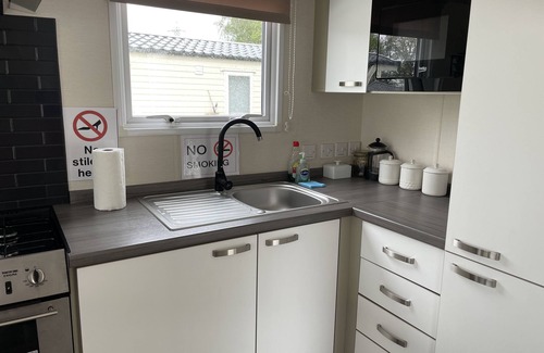 Hamworthy House | Lily Beautiful Caravan on Rockley Park