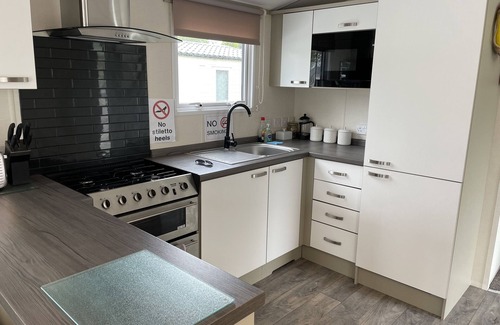 Hamworthy House | Lily Beautiful Caravan on Rockley Park
