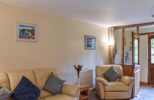 Baglan House | Lily Cottage - Uk40101