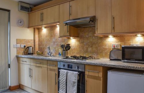 Baglan House | Lily Cottage - Uk40101