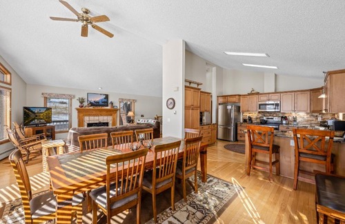 Estes Park House | Lily Mountain Lodge - Amazing Mountains Views, Private Hot Tub, Great Location