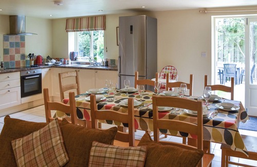 Nassington Cottage | Lily Pad 6 - UK43915