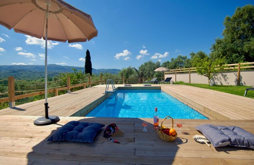 Termenades House | Limoncello, lovely family house, WiFi, close to amenities