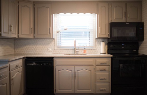 Saint Joseph House | Lincoln House. Short distance from Lake Michigan and downtown