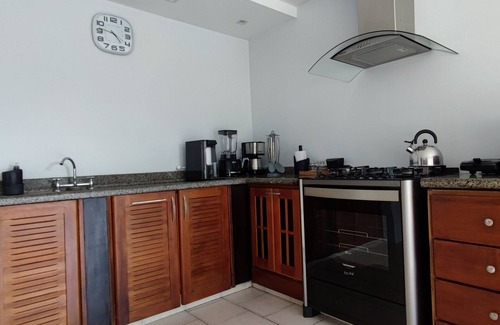 Daniela House | Linda Casa, 4 Quartos com Piscina e Churrasqueira a 150 Metros da Praia