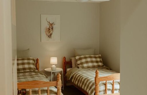 Cunningar House | Linden Cottage Farm Stay