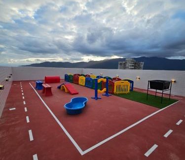 Caicara Apartment | Lindo Apê 100mts da Praia Wi-fi Ar Condicionado Varanda Lazer Completo Piscina