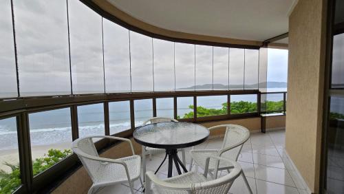 Itapema Apartment | Lindo Apto Itapema Meia Praia Frente ao Mar, 6 pessoas, alto padrão