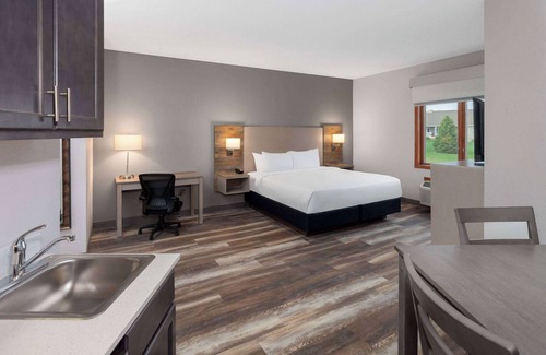 Pella Hotel | Links Bos Landen Hotel & Spa of Pella, Trademark by Wyndham