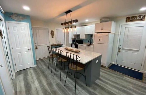 Linn Valley House | Linn Valley Lake House -Lakes, Golf, Pool, Fishing