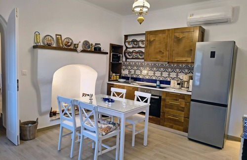 Symi Villa | Lirenou Scala Vista - A historic Symi villa! Breathtaking views, prime location