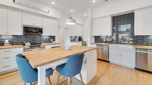 Pawleys Island House | Litchfield Cottage home by Peace Vacations