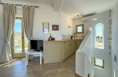 Folegandros Villa | Lithia - Villa Myrtia & Pool