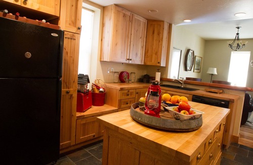 Gardiner House | Little Castle In The Heart of Gardiner